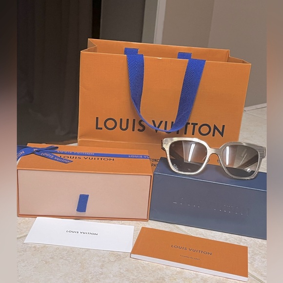 Louis Vuitton Other - SOLD!!!!!!RARE✨LV men’s Epi Audrey sunglasses w/case, box, bag and COA